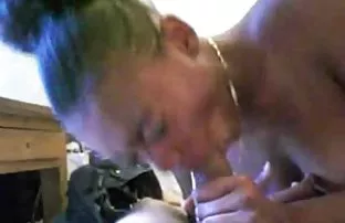 XXX उठावदार उरोज असलेला milf in her first porn