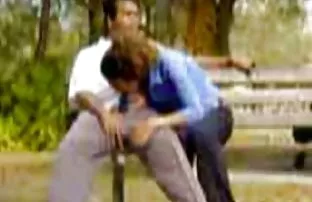 XXX थोडे मुलगी मुलाला मध्ये भरीव गांड नितंब