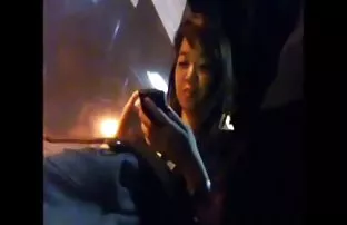 XXX आई शिकवते मुलगी संभोग कसे