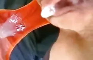 XXX आई द्या मुलगा वीर्य तिच्या titties