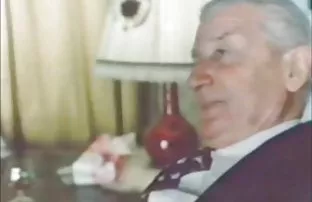 XXX सावत्र आईच्या घरात आणि तिच्या कन्या अनैतिक समागमाला प्रवृत्त करणे तिला nailed