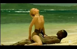 XXX यंग मैत्रीण गुंतलेली समलिंगी संबंध ठेवणारी स्त्री स्त्री पुरुष समागम