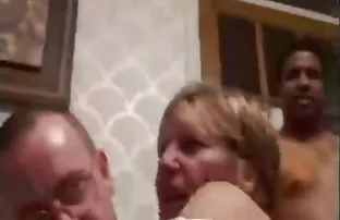 XXX टॅक्सी चालक fucked लाल केस असलेल्या व्यक्ति पर्यटन कार