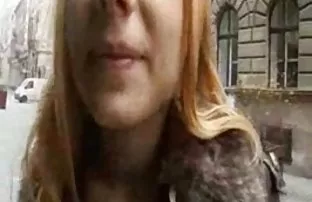 XXX काकू विशाल स्तन बाथरूम मध्ये peeped