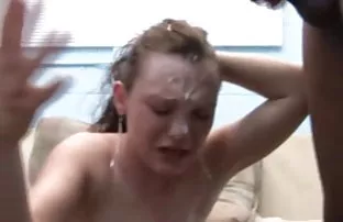 XXX Skinhead बलात्कार ईमो वूड्स मध्ये