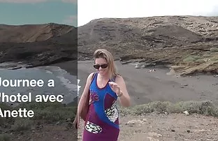 XXX उत्तम संभोग युवा खेळाडूंना एक गुलाबी कपड्याखाली घालायचे आतील कपडे