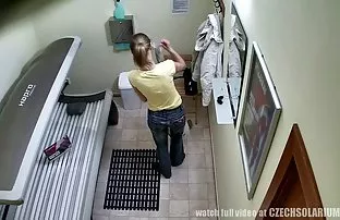 XXX तिघांनी करायचा बलात्कार युवा खेळाडूंना एक पूल टेबल