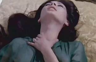 XXX संभोग मध्ये एक अरुंद बिंदू titted दाट तपकिरी रंगाचा केसाची व्यक्ती