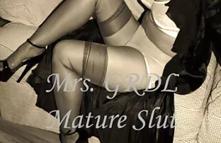 XXX दोन उठावदार उरोज असलेला सोनेरी अनैतिक समागमाला प्रवृत्त करणे तरुण Barca